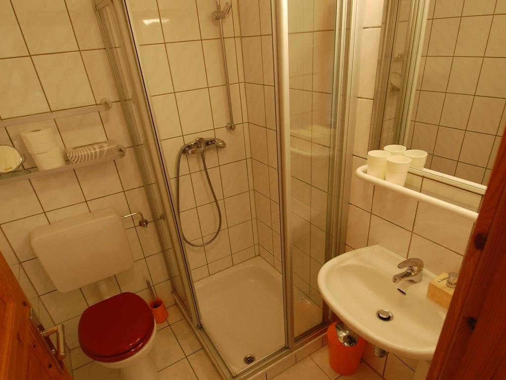 Land Und Leute Apartment Фритцлар Екстериор снимка