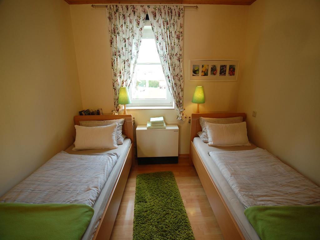 Land Und Leute Apartment Фритцлар Екстериор снимка